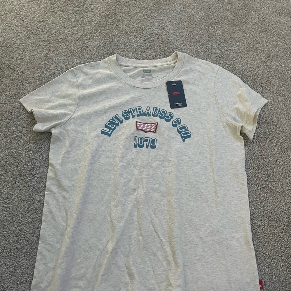 Levi's Light Gray Graphic Tee